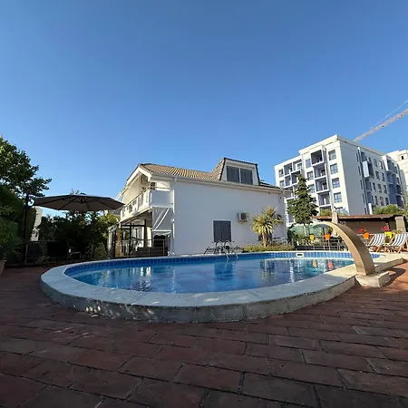 31 Oasis Villa *