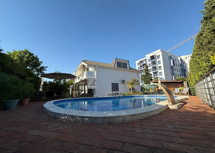 31 Oasis Villa *